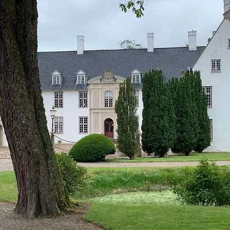 Schackenborg Slotskro Han/Misafirhane