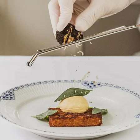 Schackenborg Slotskro Herberg 3*